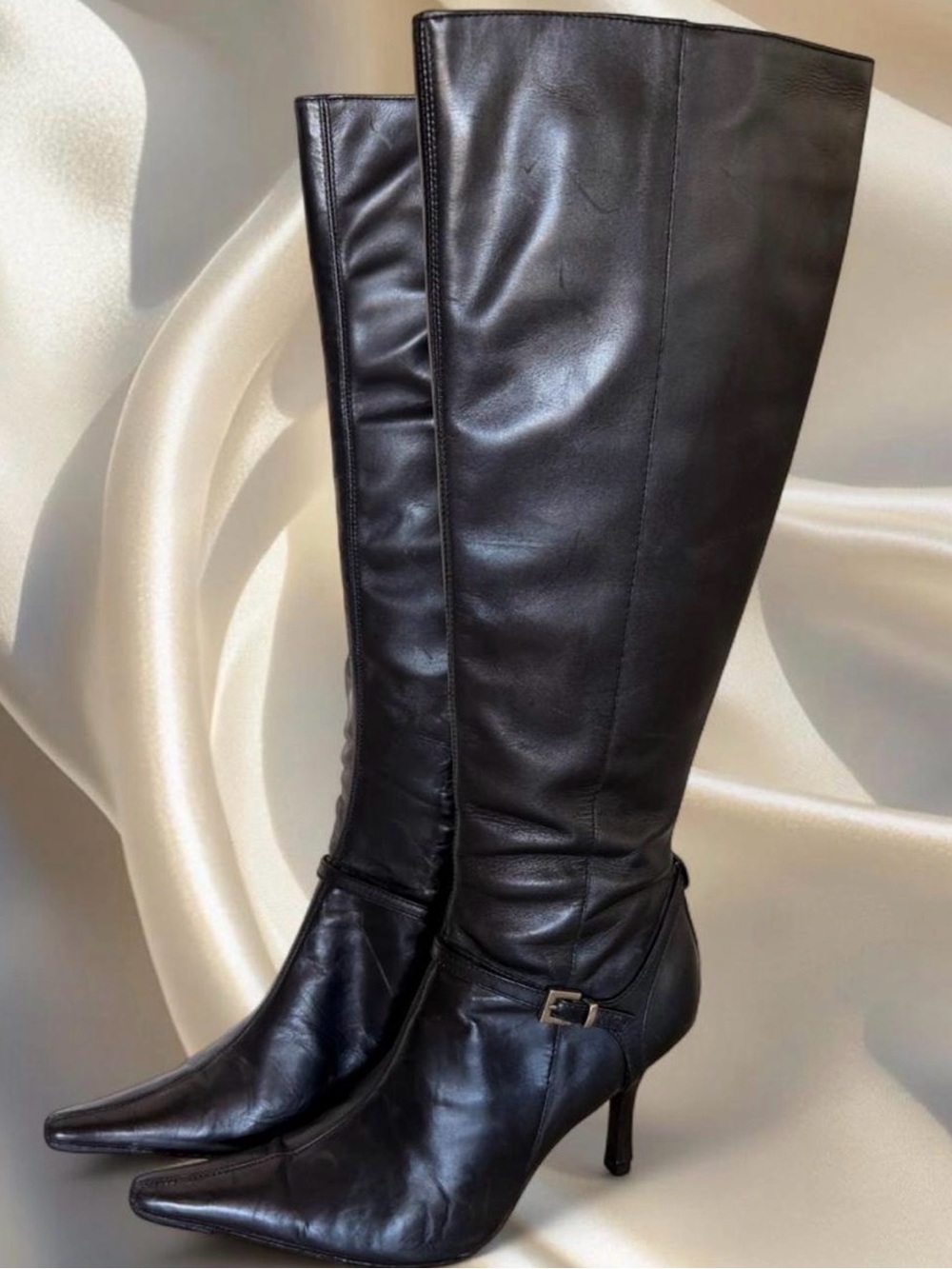 Classic Black Knee-High Pointed-Toe Leather Boots